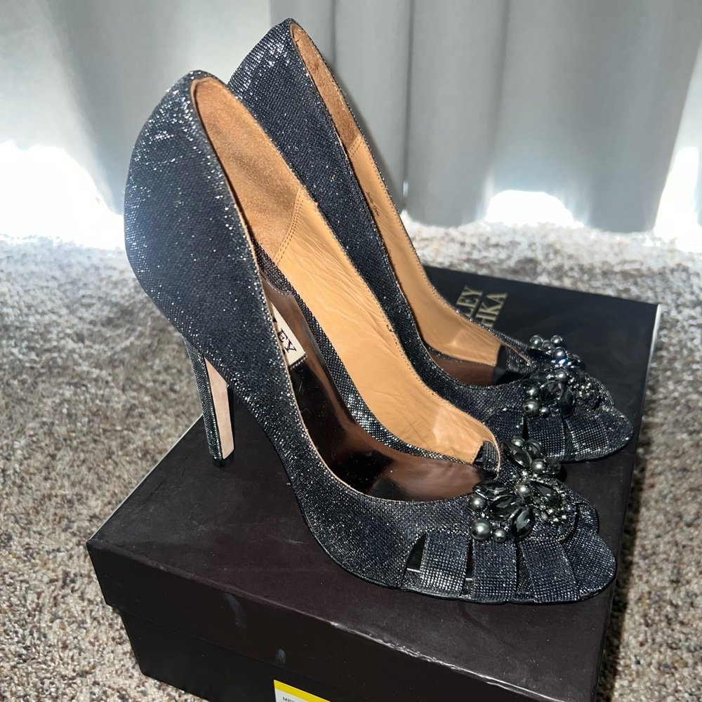 Like new, Badgley Mischka Monique heels 6.5